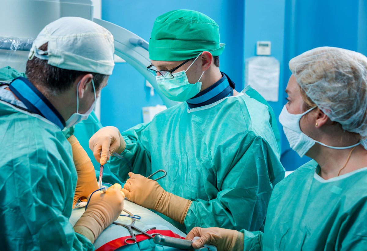 UMmedschool's tweet photo. Professor of Orthopaedics, Dr. Gerard Slobogean, compares the effects of aqueous 10 percent povidone-iodine vs aqueous 4 percent chlorhexidine gluconate on the risk for surgical site infection in post open fracture surgical patients...
https://t.co/OgLwEDjHVV https://t.co/KH1wH1APvQ