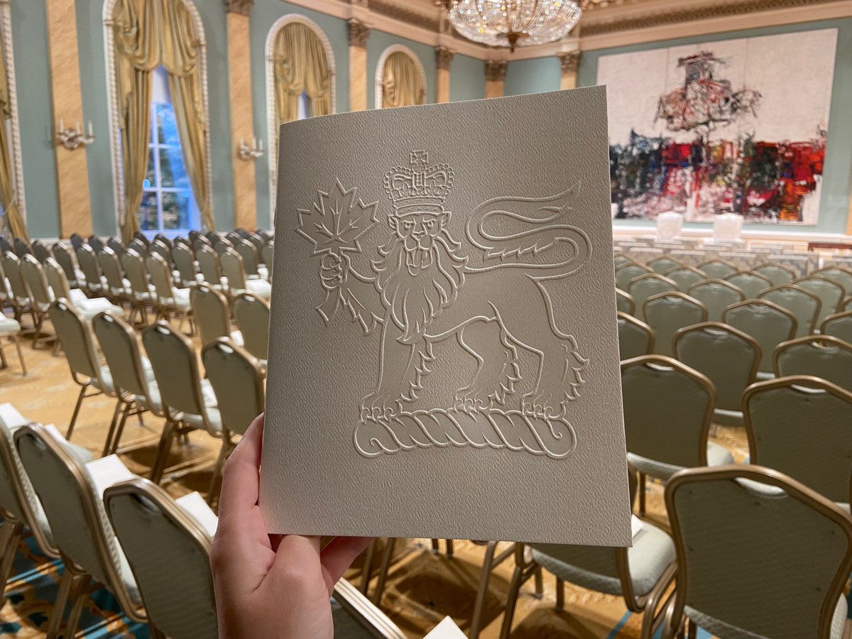 RideauHall's tweet photo. Nous sommes prêts à accueillir les personnes remarquables qui seront investies dans l’#OrdreDuCanada aujourd’hui!
#RideauHall #DistinctionsGG #EncourageonsLExcellence https://t.co/Iwt5FfR1Vk