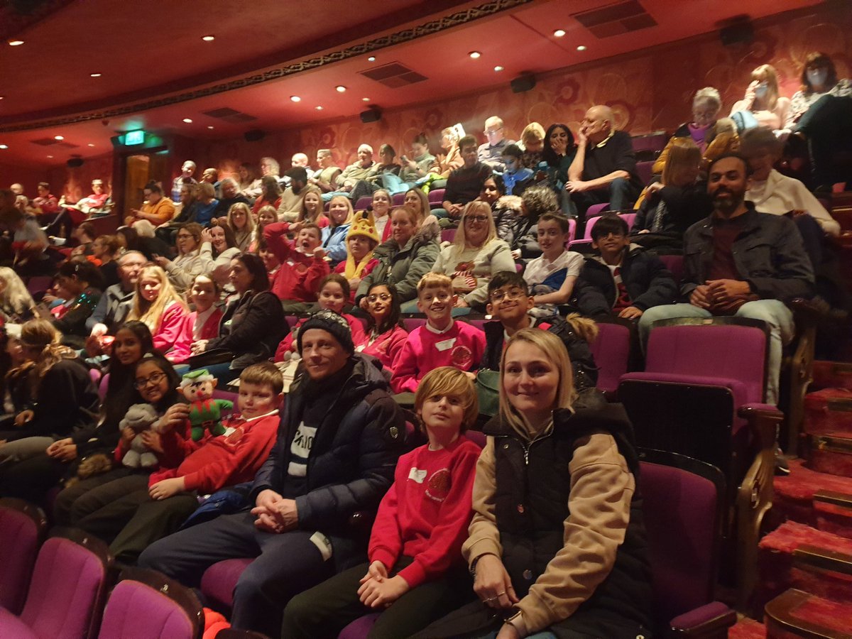 Arrived safely at the theatre with lots of very excited children 😀