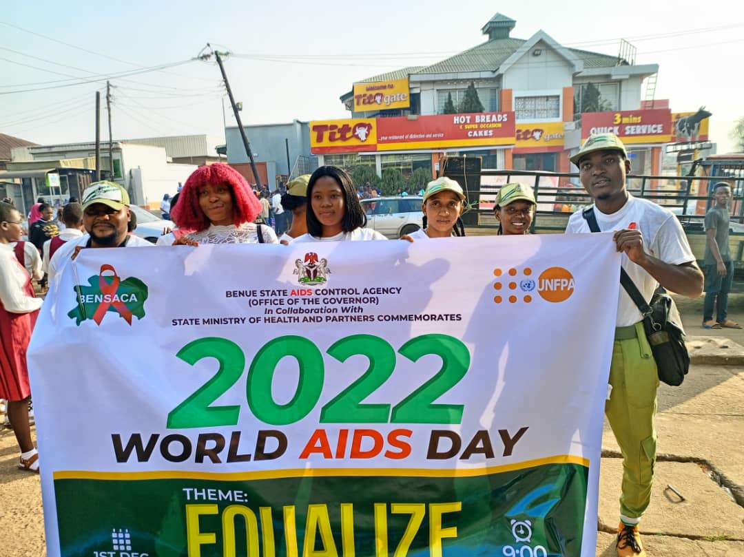 UNFPANigeria's tweet photo. Equalize to End AIDS.

UNFPA supported Benue State Agency for the control of AIDS (BENSACA) and other HIV partners in Makurdi, Benue State.

UNFPA distributed condoms and free HIV testing. Get yourself tested!!

Let's end HIV &amp; AIDS, Let's Equalize 

#Equalize
#WorldAIDSDay2022 https://t.co/YHrzDiTHrA