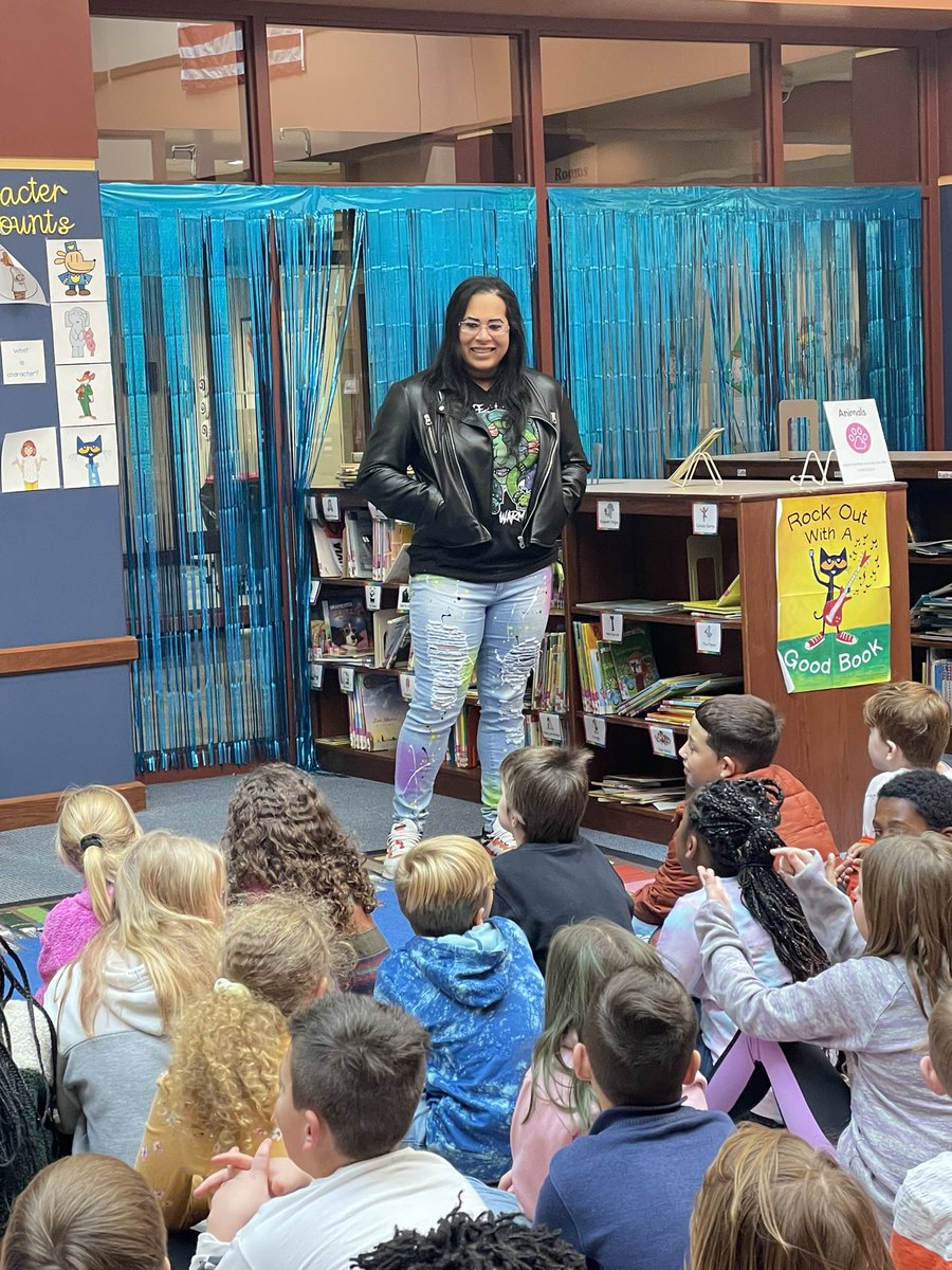 AEWTogether's tweet image. Thank you @vintonreads for having @NylaRoseBeast visit the school!

She had the chance to chat with the kids about her Native heritage, wrestling, her role in @netflix #SpiritRangers , and answer some incredible questions the kids had for her.