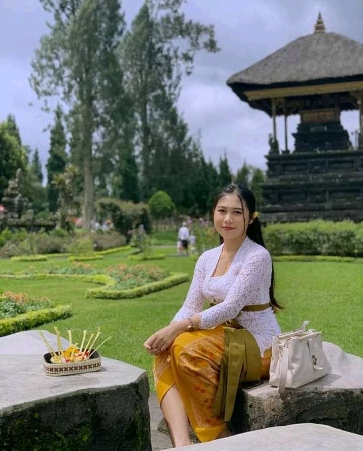 AremaNita__'s tweet photo. Ada yang bertanya kepada saya, pertanyaan cukup menarik..

Apa itu kemelekatan?

Dan saya pun dengan senang hati menjawab, kemelekatan adalah menggenggam erat bahwa kebahagiaan itu memiliki syarat...

#NusantaraBukanKhilafah #NusantaraBukanNegeriSyariah https://t.co/Tk4ts4NRCj