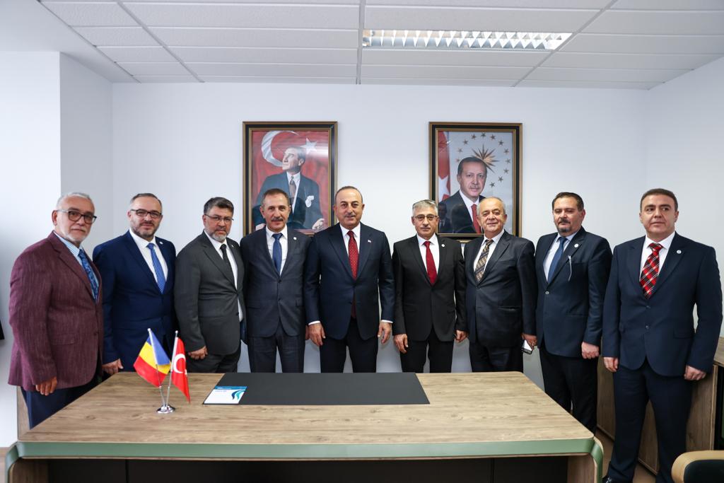 Uluslararası Demokratlar Birliği'nin Romanya Bükreş Temsilciliği'nin açılışı dün, UID ailesi ve T.C.Dışişleri Bakanı Sayın <a href="/MevlutCavusoglu/">Mevlüt Çavuşoğlu</a> 'nun katılımlarıyla yapıldı. Açılış vesilesiyle Sayın Bakan ve dostlarla sohbet ederek hasret giderdik. Hayırlı ve uğurlu olsun.