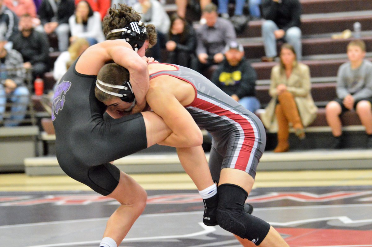 LSNActivities's tweet photo. Great action from our first dual of the season vs. Blue Springs! The boys team defeated BS, 52-19, and Cadi Reiss won her match by fall. @LSNwrestling More action photos can be viewed at: https://t.co/f1qtTa7vdu https://t.co/tyHPxLPc26