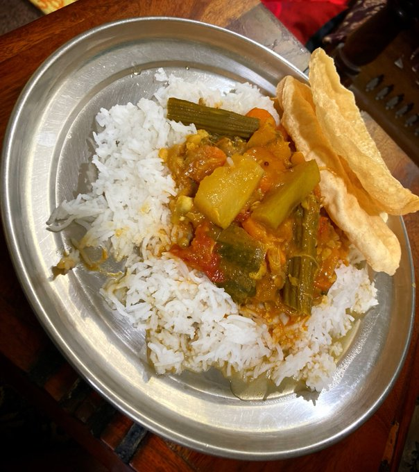 South Indian Meal 😋 Rice + Mango Sambar + Papad 🍲 #lunch