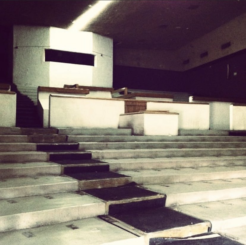 dmgz's tweet photo. Hace diez años estábamos entregando el proyecto más cabrón en el que he trabajado: la remodelación de la Cineteca Nacional. 
Fueron nueve meses de montaña rusa que volvería a repetir mil veces. Gracias siempre a la única e irrepetible @paulaastorga ❤️ https://t.co/Ld6vqxj2RA