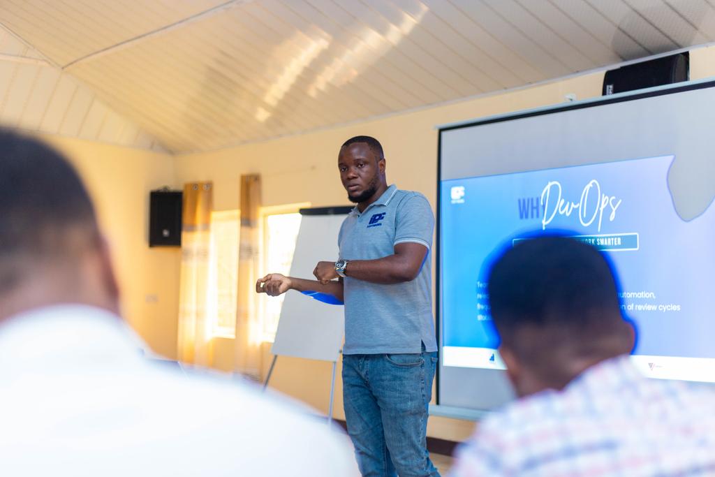 ipfsoftwares's tweet photo. The @PesaTechAfrica #Bootcamp for Developers and Non-tech founders.

Here’s a #DevOp’s discussion by @ipfsoftwares,
One of the key topics explored was the use of #automation and its potential in simplifying developers processes.

#NeverStopSharing
@UNCDFdigital @VenturesSahara https://t.co/MI6VbxXksE