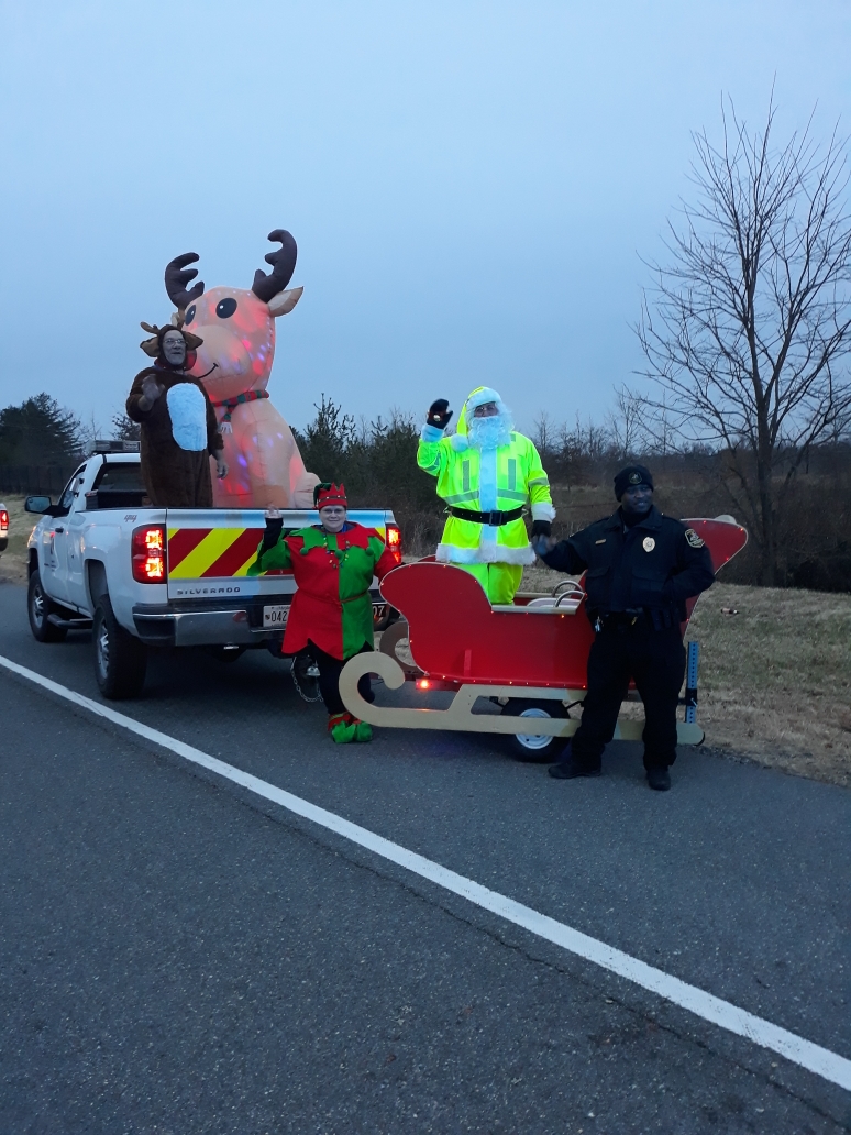 TheMDTA's tweet photo. NEXT WEEK! MDTA Police to celebrate 33 years of #ToysForTots collections🎁⚽️. Convenient drop-off on your commute December 6-8. Details https://t.co/LaY6Klt8fp #MDTAPNews #MDHelps https://t.co/9jZzP3f7TT