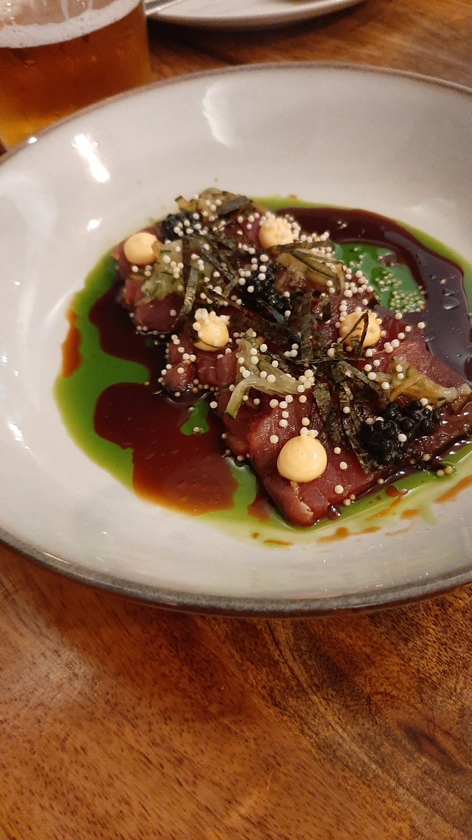#marabunda en c/Jesús del Gran poder. Victoria siempre. Trato excepcional. Os dejo el sashimi que tenían fuera de carta. Pronto toda la info en el blog 

#comedisfrutacomparte