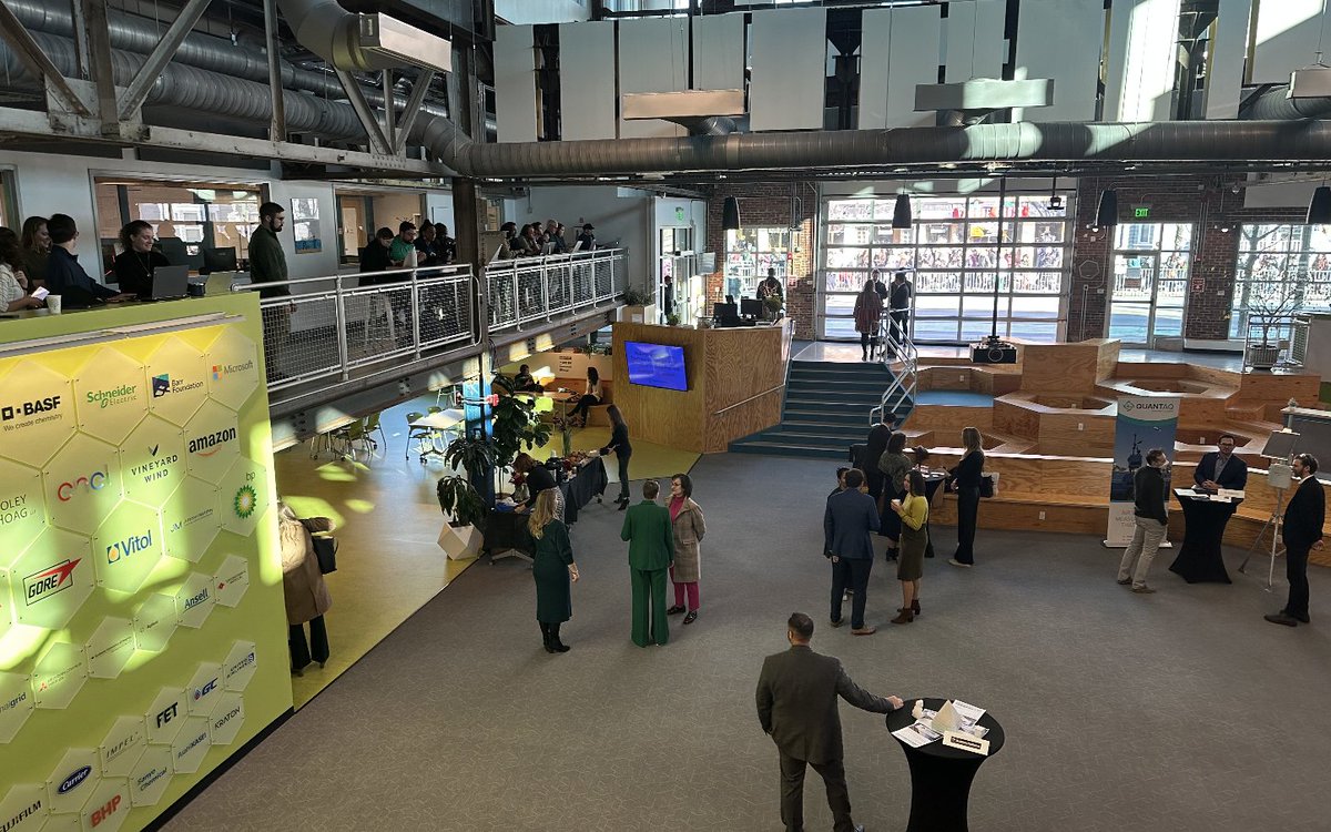 GreentownLabs's tweet photo. Lots of excitement from our community here at Greentown today for the arrival of the Prince and Princess of Wales in advance of #EarthshotBoston2022! @EarthshotPrize @KensingtonRoyal https://t.co/9m0V70YGyV