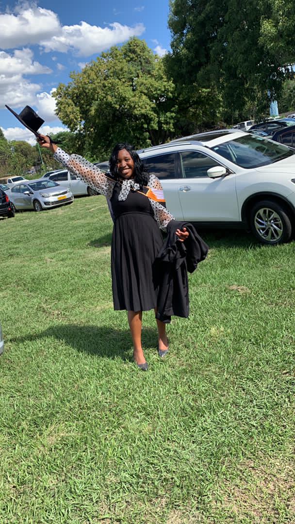 bee_you_tifulll's tweet photo. This tweeter just got degreed! 👩‍🎓 https://t.co/eRqu1LIyG3