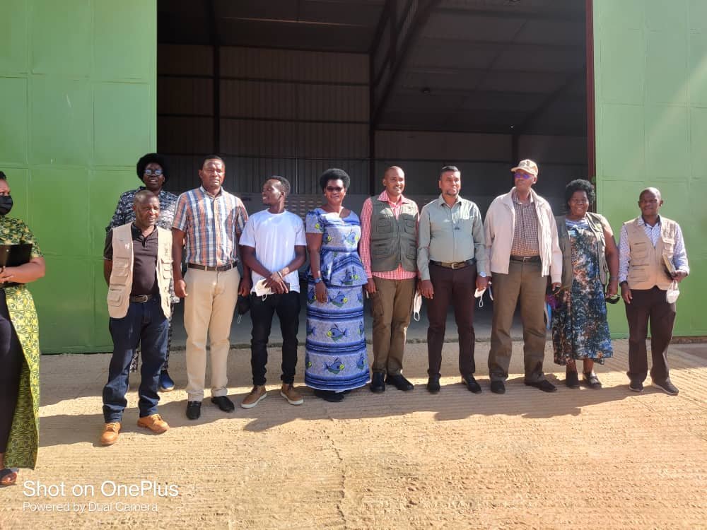 PelaCommodities's tweet photo. Throwback to when we welcomed the Minister of @MAAIF_Uganda, @FrankTumwebazek to Pela. 
He was pleased with the investment Pela had put into enhancing the value of the grain supply chain. #Soroti #Uganda #Agriculture #TBT https://t.co/XJtDiQ7SHJ