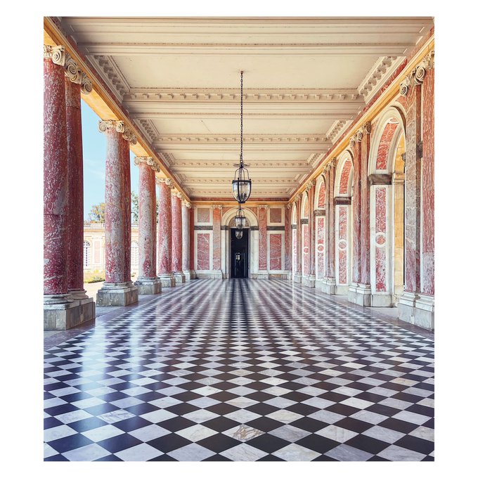 Watch Bonjour Boudoir's leaked NSFW photo on TwXstars