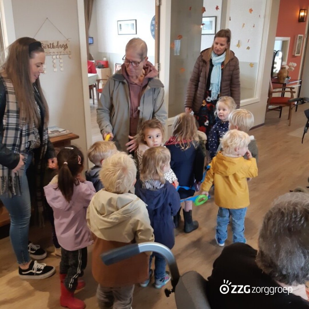 Met cliënten, mantelzorgers en partners in de wijk proberen we te blijven bouwen aan diensten gericht op ‘welzijn voor zorg’. Dat is soms makkelijker gezegd dan gedaan. Maar onlangs lukte dit toch maar weer. Peuters van het kindcentrum @KION_Nijmegen kwamen langs op Campanula.