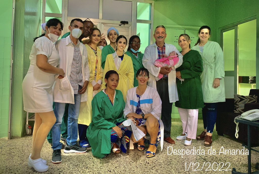 Osmanyml84's tweet photo. Hoy es un día de alegría para nuestra UCIN pues después de 30 días de continuos cuidados y atenciones despedimos a Amanda con mucho amor y cariño, nunca olvidaremos a esa pequeña guerrera. #ACubaPonleCorazón
#CubaPorLaVida
#CubaPorLaSalud https://t.co/0OE0rhZVKK
