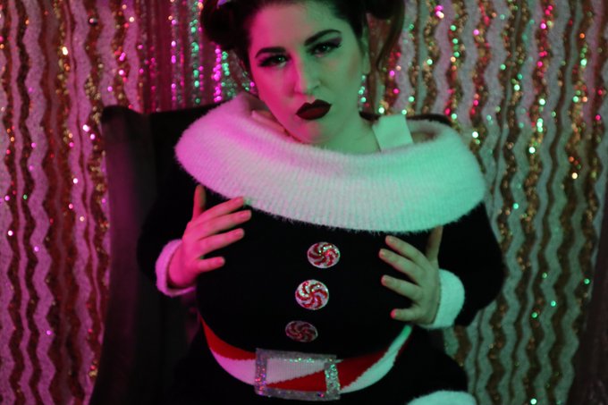 you're on MY naughty list https://t.co/nwWZqF5ktW