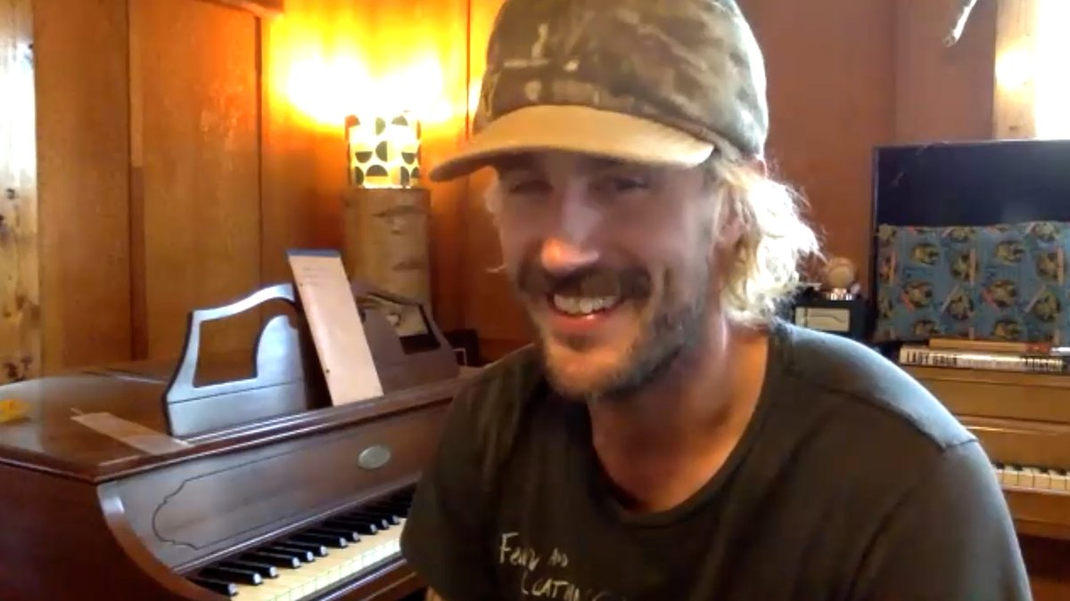 🆕Watch our interview with #RaylandBaxter about his wonderful new record 'If I Were A Butterfly' and the loss of two good friends and his father Bucky Baxter, who played in the bands of #BobDylan and #SteveEarle.

➡️Youtube: youtu.be/08N_BLOd6vI