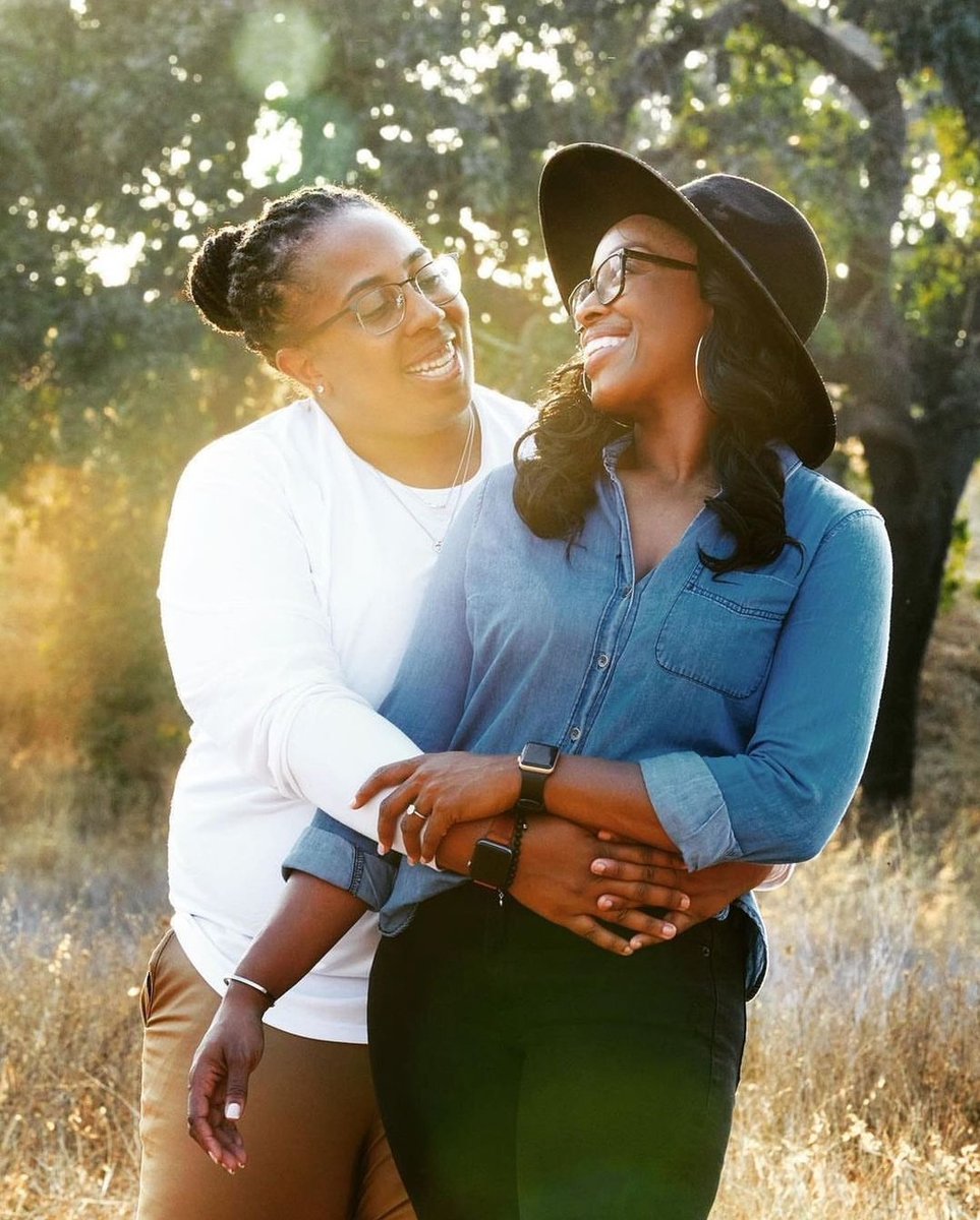 HOLAAfrica's tweet photo. #HOLAAthreadz: Love is Love and can be absolutely beautiful. Here is a thread courtesy of @BrideNavy
🧵
#Queer #LoveIsLove #LGBTQ https://t.co/aE0exBUV5X