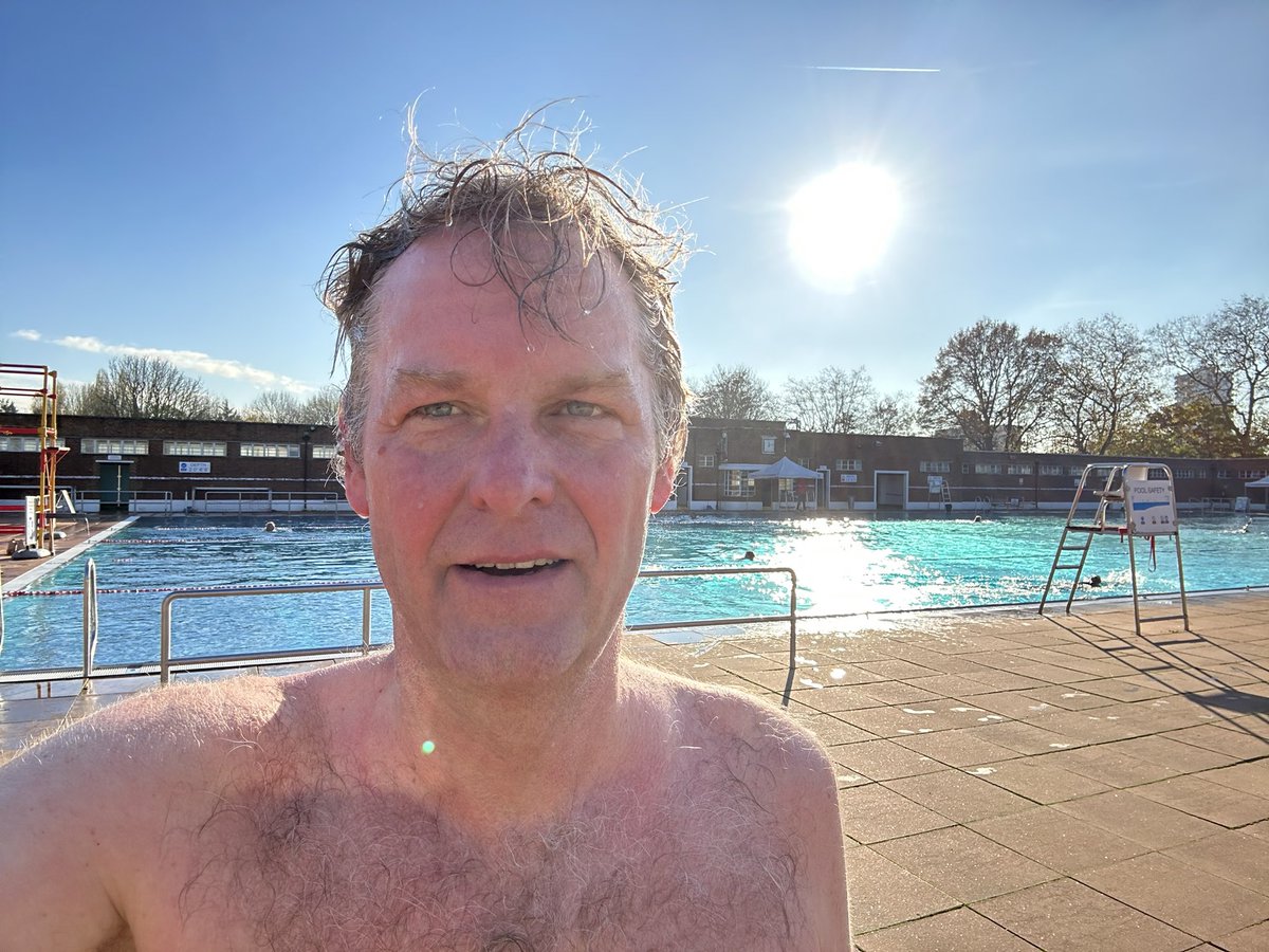 Andy Macleod tweet media