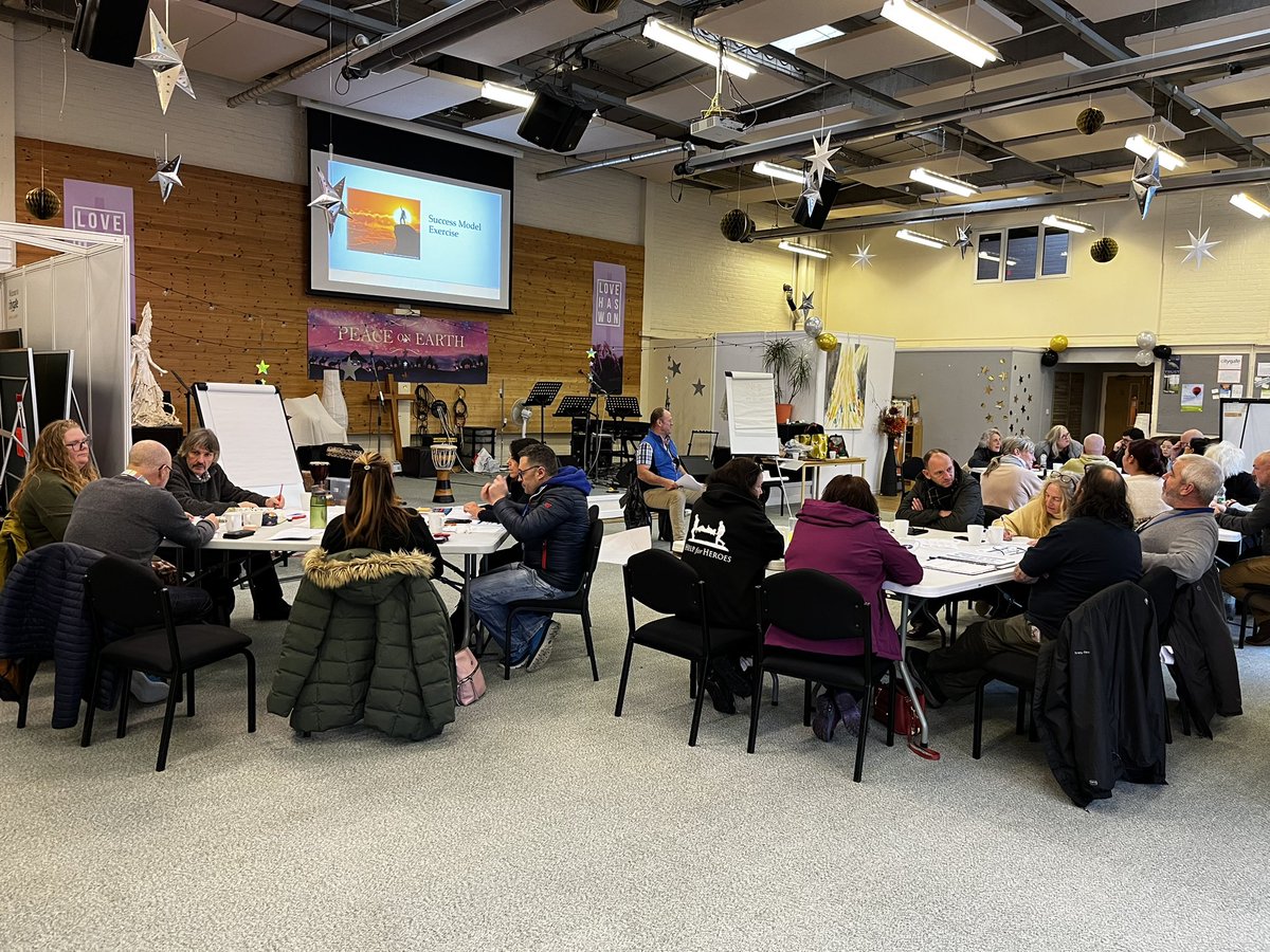 Gem_Snell's tweet photo. Alignment training amongst our veterans service today, led by the wonderful @KenHames @H4V_Alabare @AlabareUK and thanks to @quenchsalisbury for the perfect venue #successmodel #collaberation #change #changemanagement #RELATE https://t.co/NtqoVnQBrh
