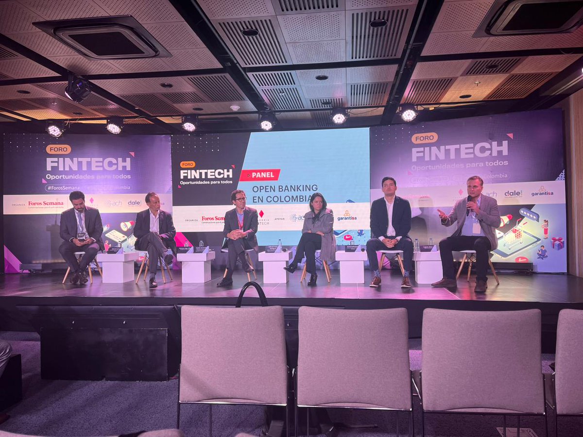 ACHColombia_'s tweet photo. "Esperamos jugar un rol muy importante dado que el decreto nos da un papel de intermediador y de facilitador entre los iniciadores de pago y las entidades financieras", Gustavo Vega, presidente de ACH Colombia.
#ForoFintech #RevistaSemana #ACHColombia https://t.co/BKQNuyySqk