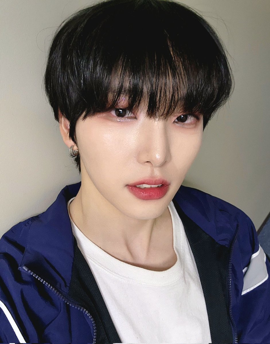 seohocafe's tweet photo. 221201 #shbubble 🐿️💭

/pics/
🐿 good night...sorry I misunderstood!!
/sticker/
🐿 my eyes are getting red..???
🐿 that one too was a lasik option...was it..?? https://t.co/mx1nf18tMM