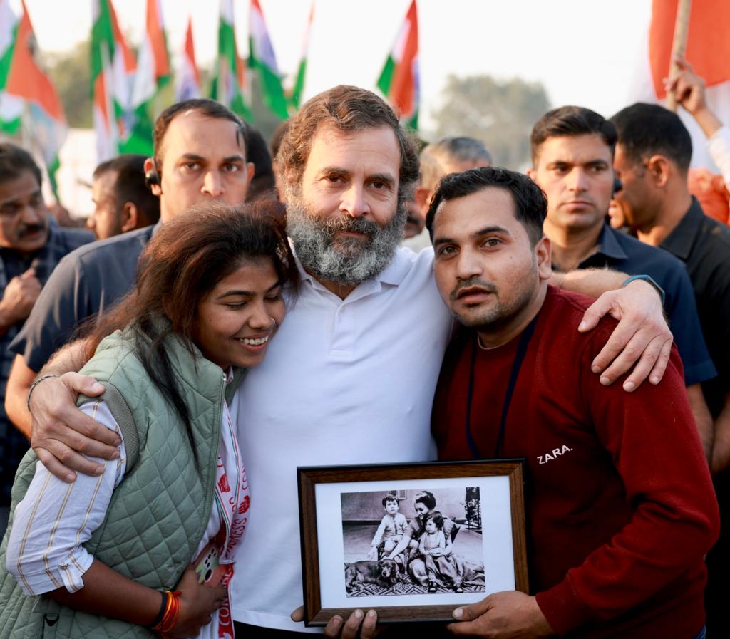IYC's tweet photo. Wherever the #BharatJodoYatra goes, it is received by millions of enthusiastic people who are eager to take up this fight against, unemployment, inflation and hatred. https://t.co/DGluj5Kx01