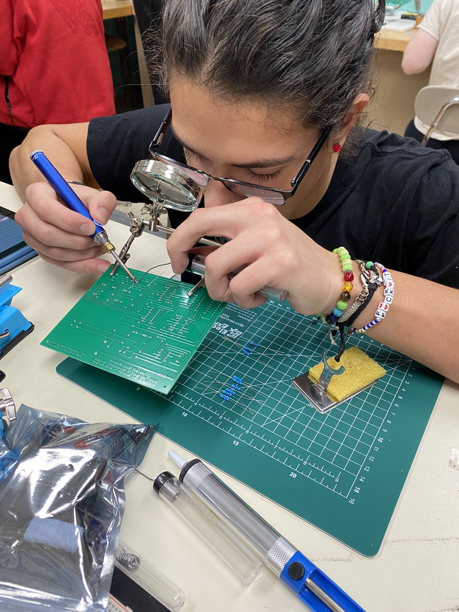 Mrs. Cundari tweet media