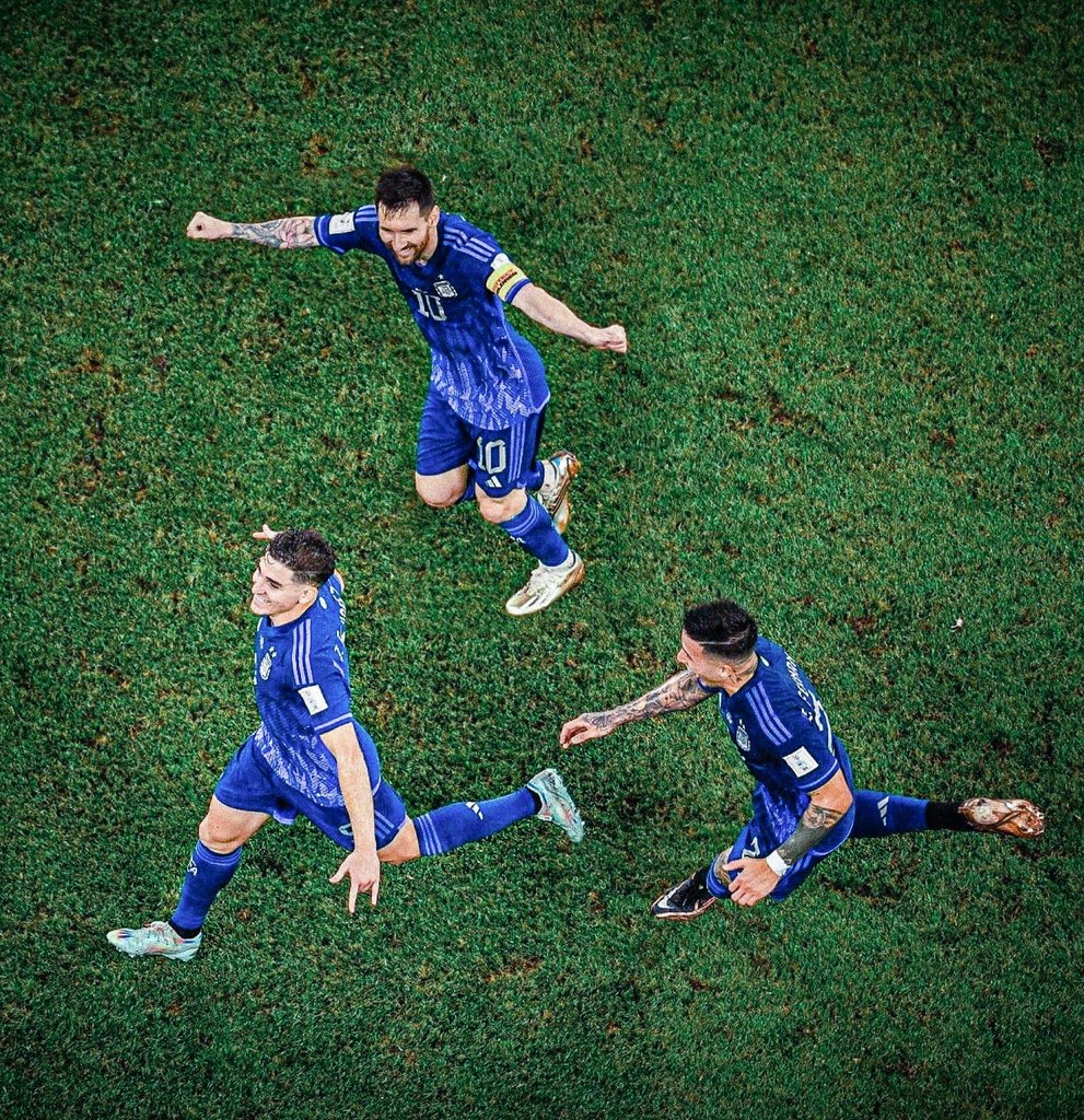 [Enviado especial] 
🦅 El Gavilán desde Qatar.

🤟9️⃣  🐐🔟  🎩2️⃣4️⃣