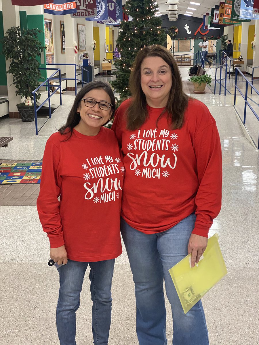 shawnadelamar's tweet photo. Red and white day!!!! Happy 12 days of Christmas💕 #12daysofnorth #gsotp https://t.co/dowlNY4io2