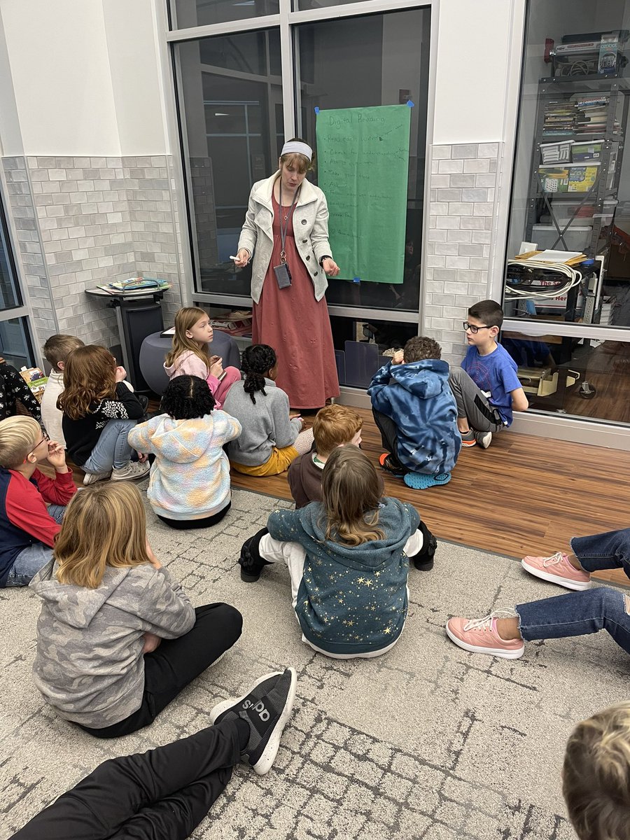 MrsWingTeach1's tweet photo. Learning about digital reading with Mrs. Sturges #ReadersareLeaders #AlwaysLearning 📚 https://t.co/XFN5YMneWX
