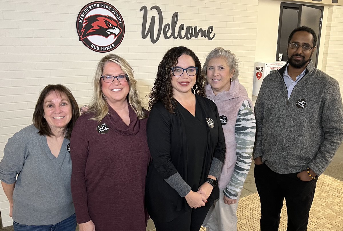 Yesterday #ManchesterTutors' bargaining team gathered to review recent agreement with <a href="/mpspride/">Manchester Schools</a> to #RaiseTheWage, provide add'l paid holidays, extend health insurance benefits; celebrating strong new #union contract! #UnionYES @AFTUnion <a href="/PSRP_AFT/">AFT PSRP Division</a> <a href="/AFLCIO/">AFL-CIO ✊</a> <a href="/ConnAFLCIO/">Connecticut AFL-CIO</a>