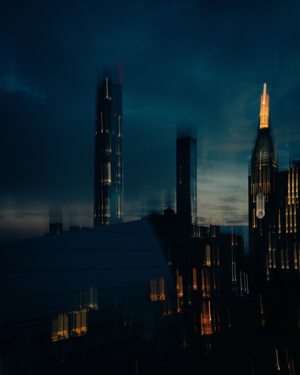 tyron_shi's tweet photo. blue hour vibes https://t.co/rGs5oFowXc