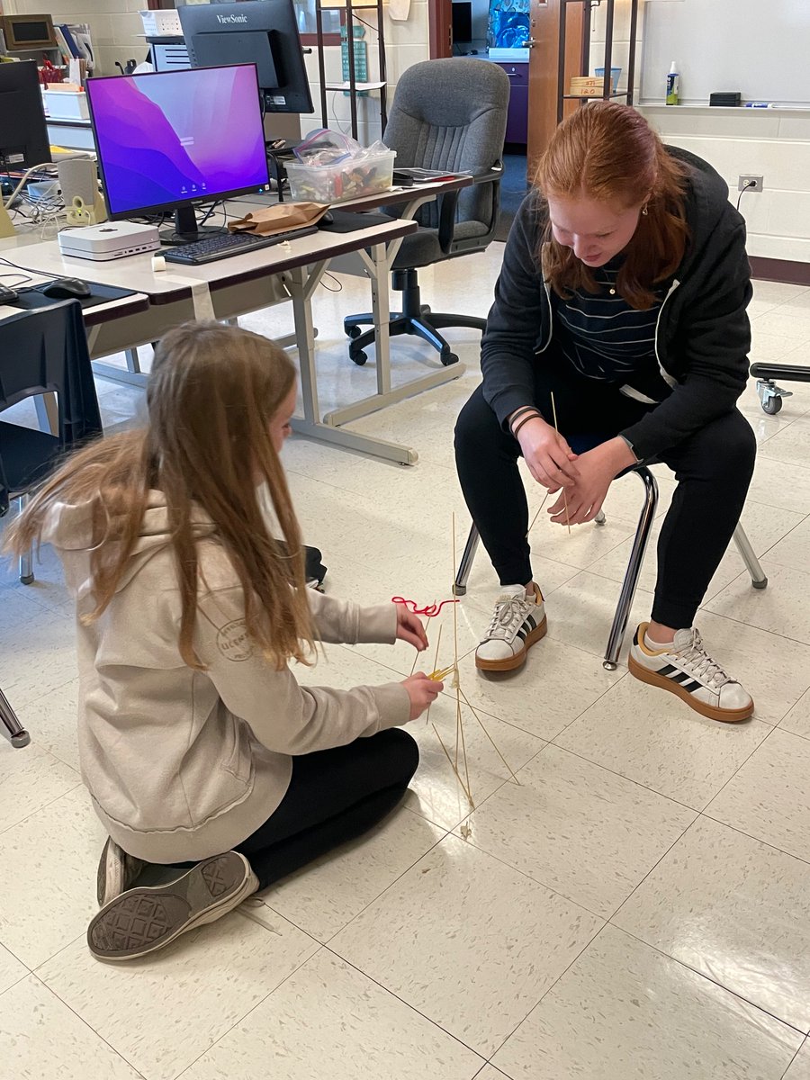 appliedtechD70's tweet photo. Who can build the tallest tower??  Freestanding. Marshmallow on top.   

@7Maroon_D70 @HighlandD70
#learningengineeringdesignprocess https://t.co/i3971AKELp