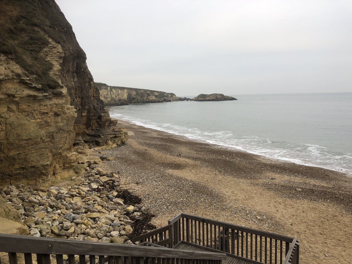 Dave_Dixon1's tweet photo. It’s a new month so my 1st 📷 is for @TJRPitt #justonepiece 👍 it’s still a bit nippy at #marsdenbay @nationaltrust but nice for walking it’s high tide so only a partial #beach clean took 5.12kg away #litter ♻️ lots of #cans & #bottles #reduce #reuse #recycle #LoveWhereYouLive https://t.co/0ODpAhYPOA