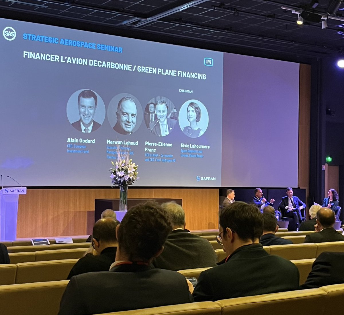 premier_cercle's tweet photo. Green Revolution: Who leads the way and whom is financing bold, urgent and vital structured instruments and financial vehicles? #GreenPlaneFinancing #IP #Patenting #PremierCercle2022 #Safran https://t.co/ev4pHM0pSN
