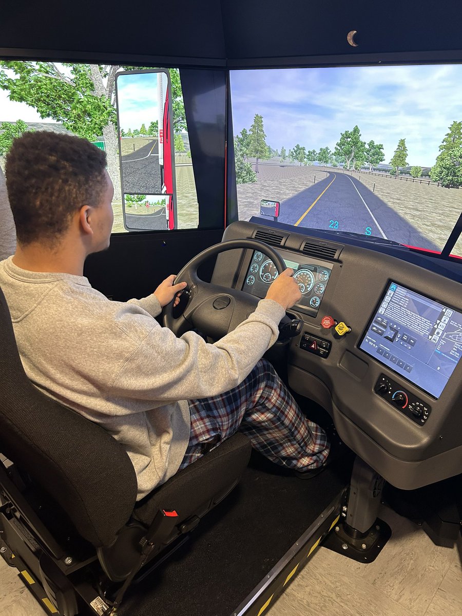 scsctecdc's tweet photo. Be Pro Be Proud on @eastsurryhs campus today for students to get a virtual, interactive experience with engineering and trade skill jobs. Such an awesome way for students to explore potential careers @SurryCoSchools @CTEforNC https://t.co/oO0nvNpsRB