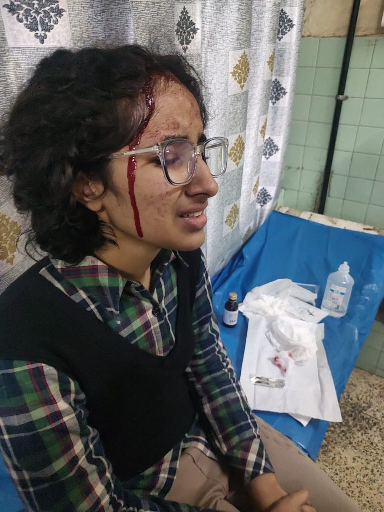 SafooraZargar's tweet photo. CASR activists beaten up brutally by ABVP goons in Delhi university while campaigning for their program on 5th dec at HKS Surjeet Bhawan to demand release of GN Saibaba. While innocent student activists rot in jail, the criminal activities of ABVP are given a free pass. + https://t.co/Yb5KVf5tOv