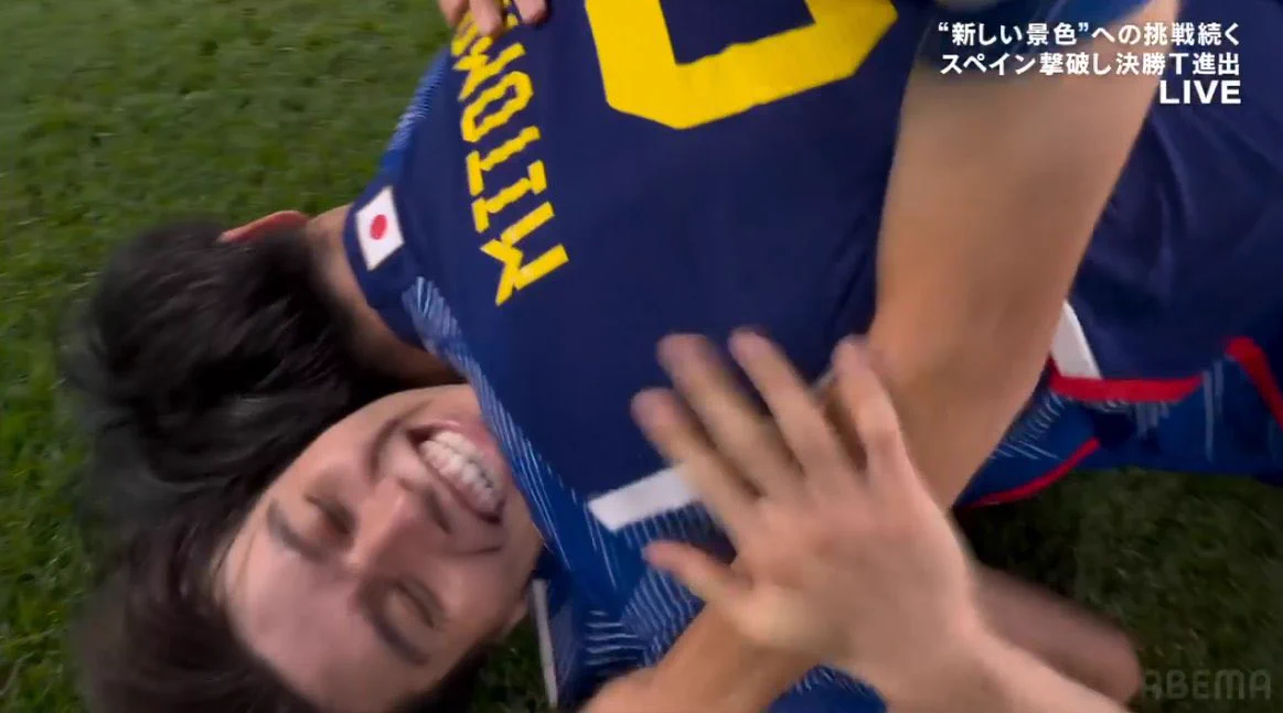 こんな未来を誰が予想したでしょう。三笘・田中の素敵な関係。