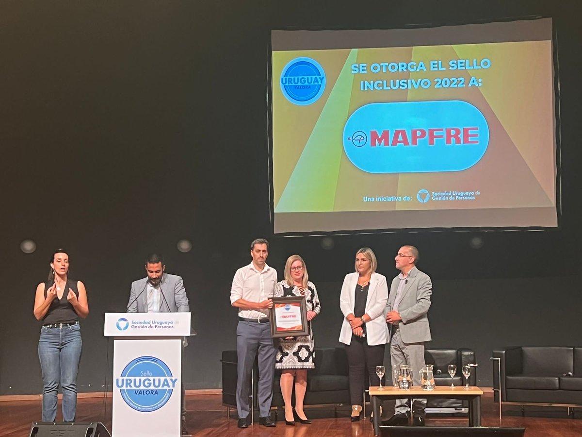 En ⁦<a href="/MAPFRE/">Mapfre</a>⁩ estamos comprometidos con la igualdad y la diversidad, hoy nos sentimos muy orgullosos de recibir en ⁦<a href="/mapfre_UY/">Mapfre Uruguay</a>⁩ por segunda oportunidad el #SelloUruguayValora que otorga ⁦<a href="/GestionHumanaUy/">Sociedad 🇺🇾 de Gestión de Personas</a>⁩ #DiversosSomosUnicos #SomosMAPFRE