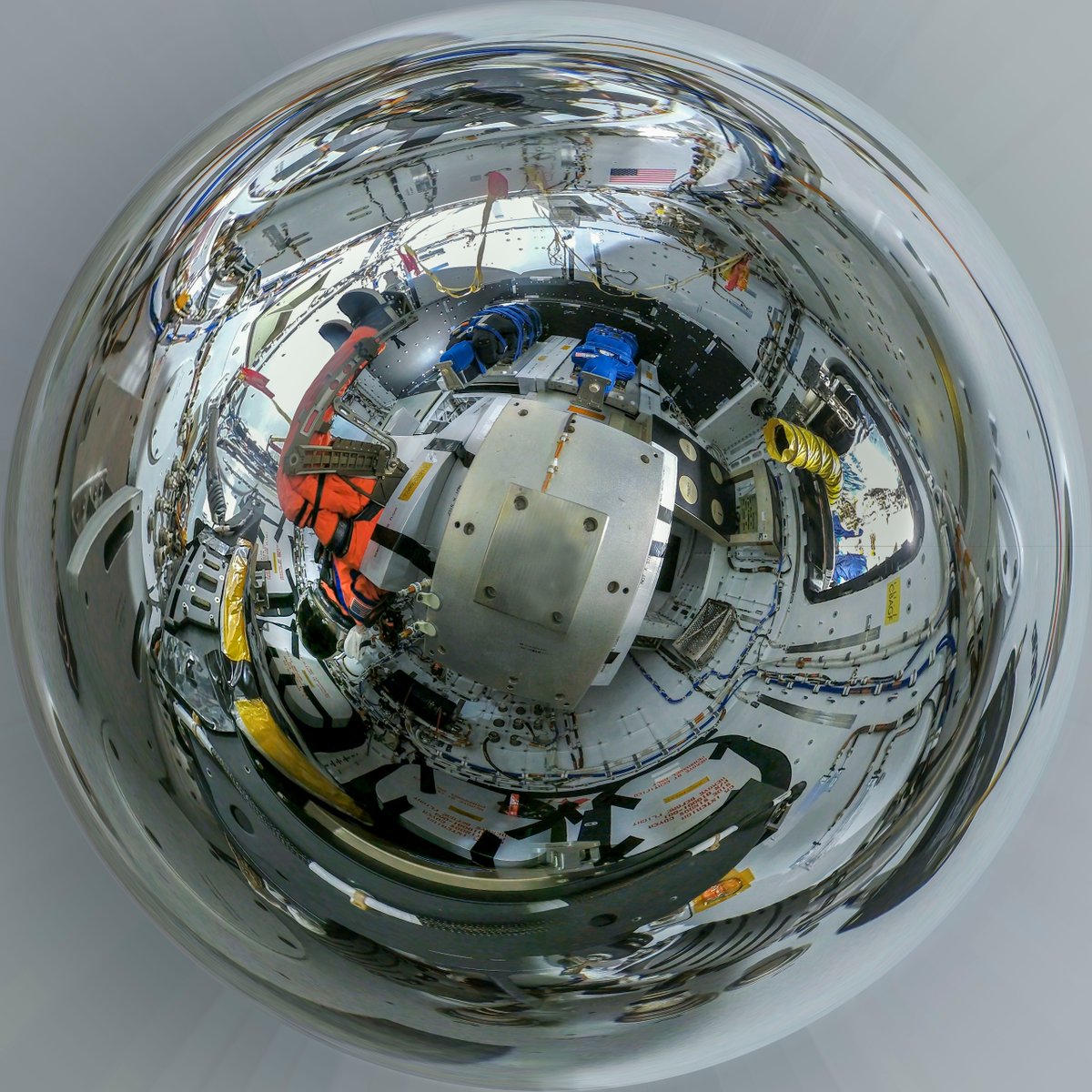 👀I Spy, but make it space fan edition: Inside of the <a href="/NASA_Orion/">Orion Spacecraft</a> spacecraft in 360 degrees 

Before #Artemis I launched to the Moon, we captured content inside of Orion's crew module as an interactive 360 video. What payloads do you spy?

bit.ly/3it9rdc