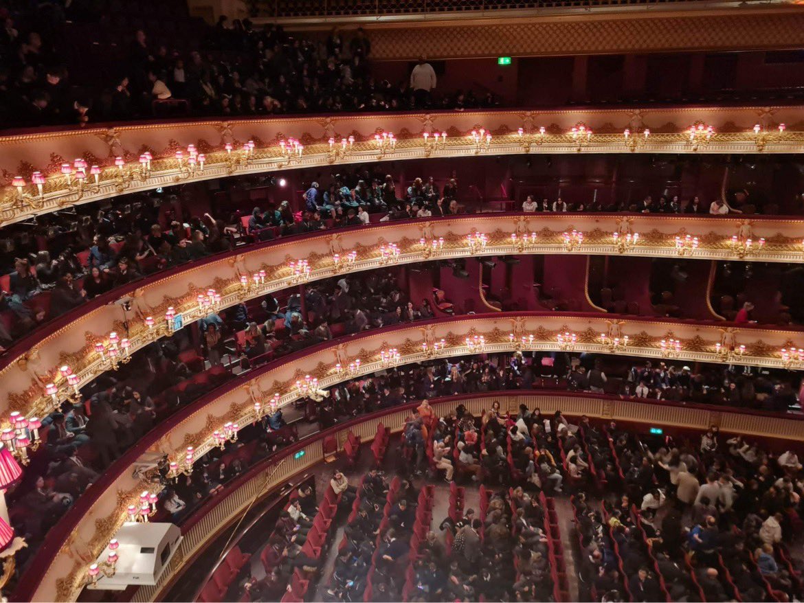 MiddlecottMusic's tweet photo. An amazing adventure and enrichment to our students curriculum with a visit to the @RoyalOperaHouse with @DRETmusic #onlyatdret https://t.co/5oY8Gsucd1