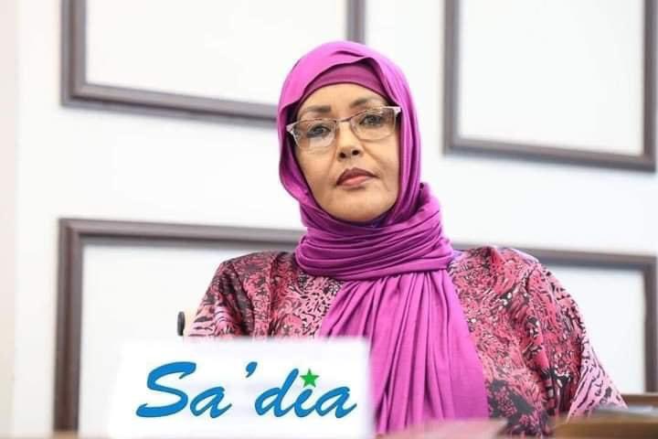 NaciimaAbwaanQ's tweet photo. Xildhibaannada sharafta leh waxa aan leeyahay, ku cibaadaysta xilkaqaadista Sacdiyo, waayo ajar ayaad ka helaysaan. Waa in lagu qaadaa washamsi heercaalami ah, oo lagu dhifaacayo danta dalka, dadka iyo diinta.   

#daliyodadwadajira https://t.co/KXX7wLsZKH