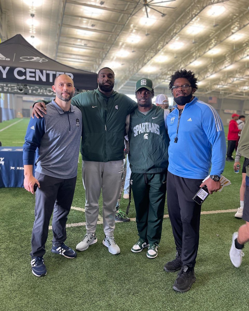 LegacyMI_FBall's tweet photo. Thank you to @FeldmanLansing @JaydenReed5 @DB9_Era for speaking at the Legacy College Showcase today! Appreciate the words to the young men attending today! #Jointhemovement @Legacy_Recruit https://t.co/RM1LH6nuA1
