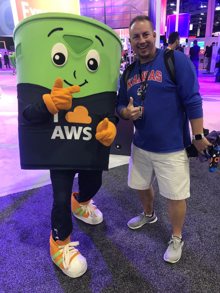theDrake4Real's tweet photo. Only at AWS @s3buckets https://t.co/nqpWdDFymh