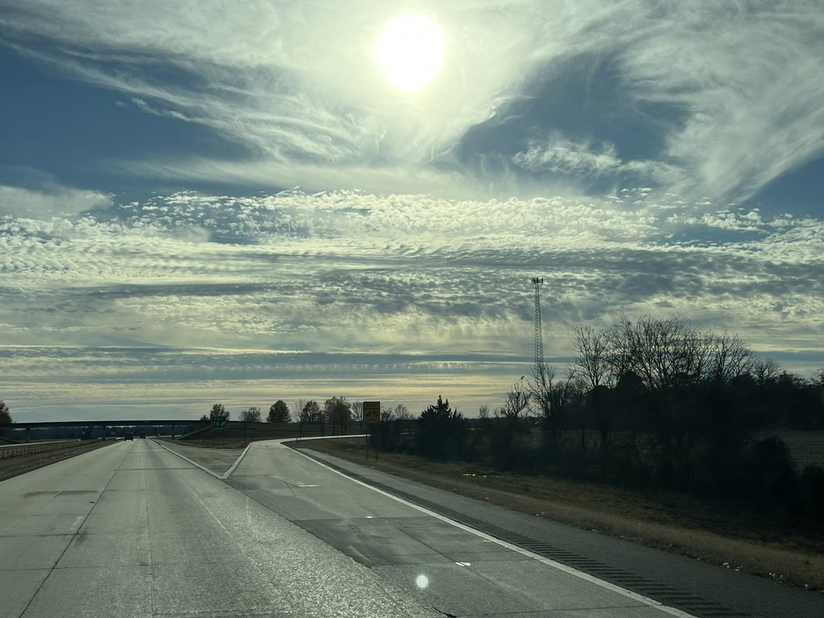 jpiker71's tweet photo. @ryanvaughan what kind of clouds are these? https://t.co/N6ZRdh3eZE