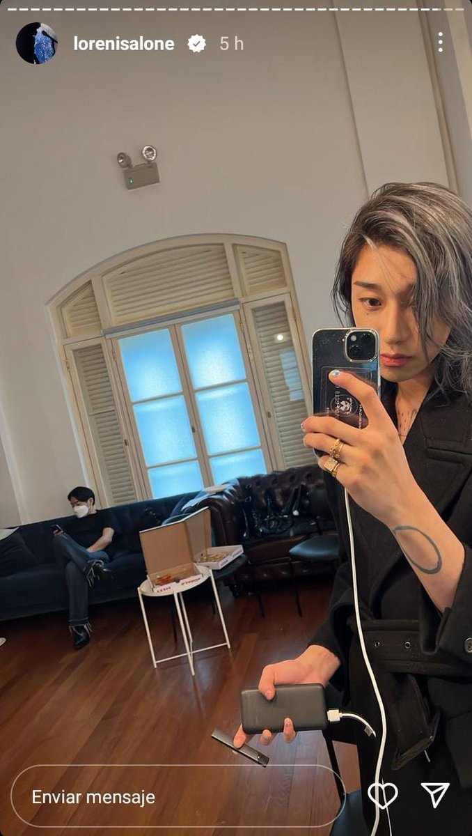 KarinaF26984093's tweet photo. #LØREN #lorenisalone #cawlr #djboid #leewseungjoo #takeabyte #Singapore https://t.co/EltSXI9GUP