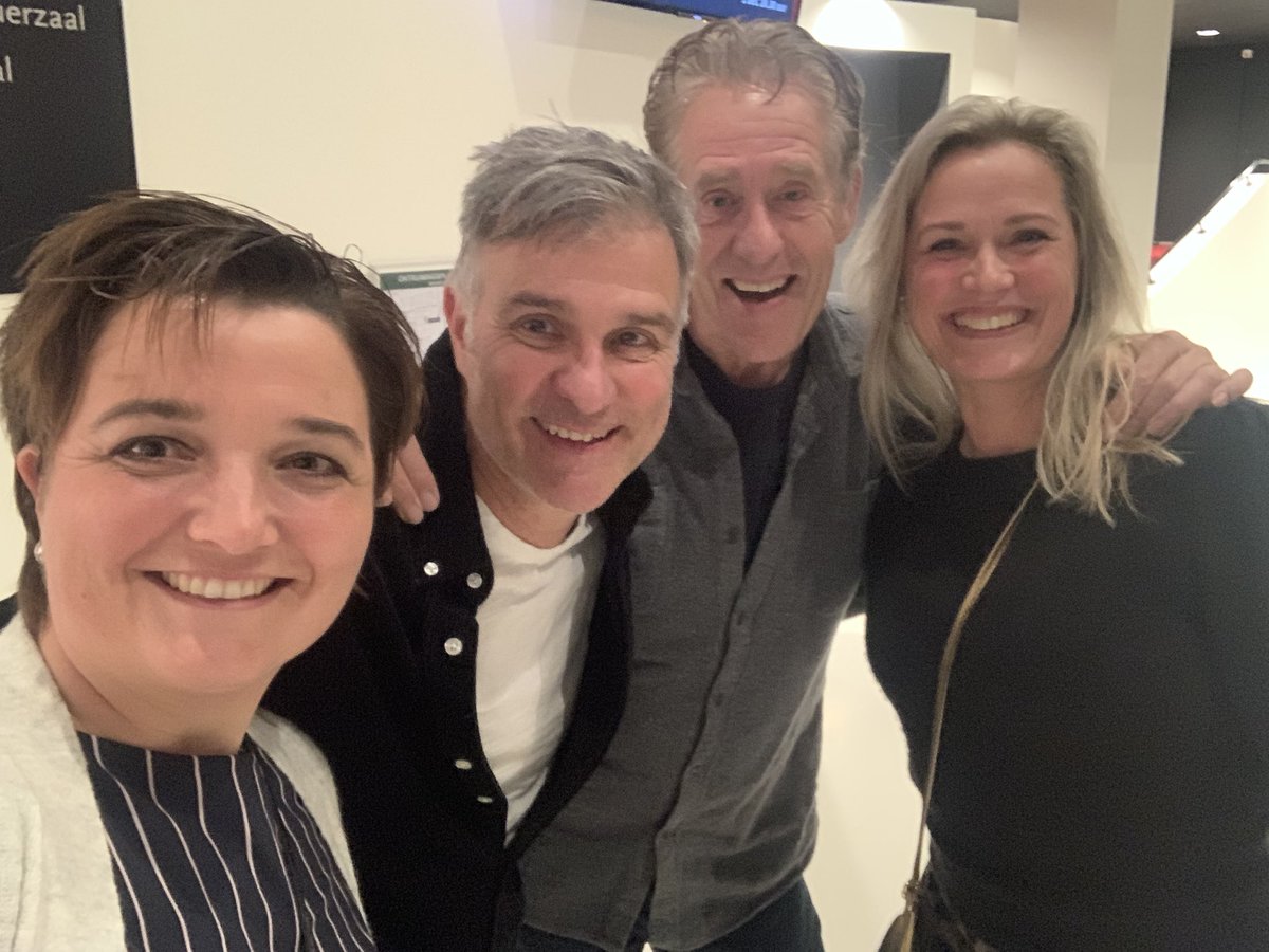 Wilster81's tweet photo. Ja hoor de selfie is gelukt😅! Prachtig ontroerende voorstelling! #delawei #drachten #peterheerschop #viggowaas https://t.co/9DmPyF8adD
