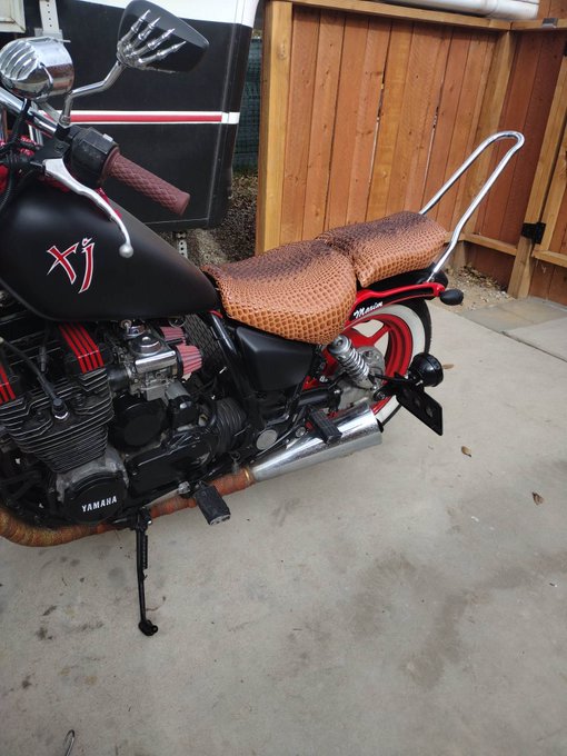Seats are done. Rusty's upholstery shop is now open to the public. LOL https://t.co/fBk7B49kRh