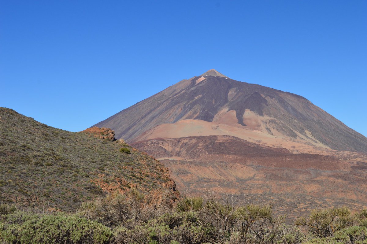 TCanaryIslands's tweet photo. It is believed that the current name of #Tenerife is due to Teide since it was given by the Benahoaritas, aborigines of #LaPalma: Tener (white) and ife (mountain). #CanaryIslands https://t.co/vI2wW2QXEU